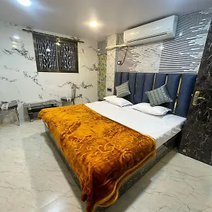  Habitación en casa particular Kashi Dham